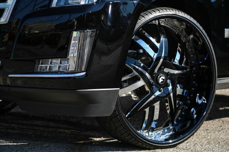  Cadillac Escalade by Forgiato Wheels 2015 года  (фото 4 из 8)